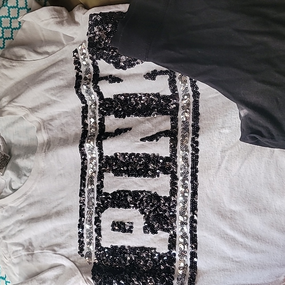 VS, Pink blac /k & white outfit.